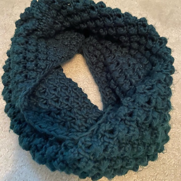 LOFT scarf - Picture 2 of 2